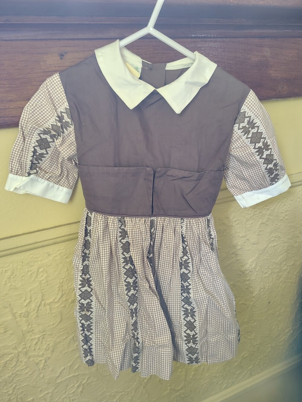 Vintage Kate Greenaway 100% Cotton Brown and Cream Peter Pan Collar Girls Dress